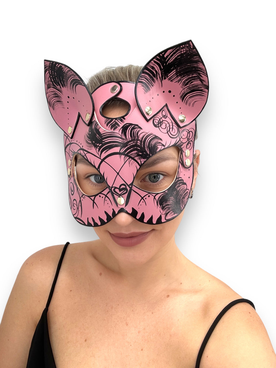 Leather cat mask (pattern)