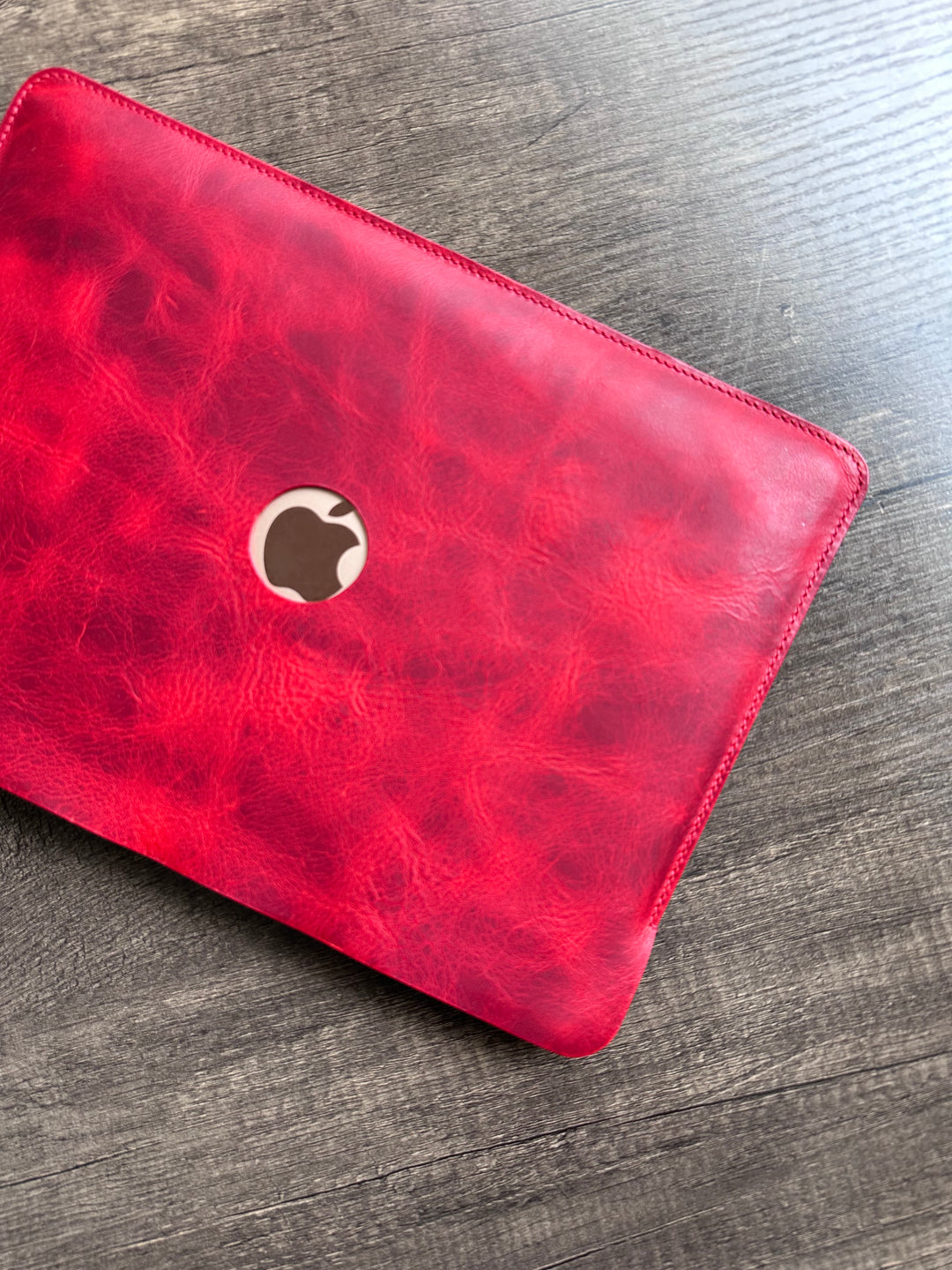 MacBook Case "wax pull up Red"