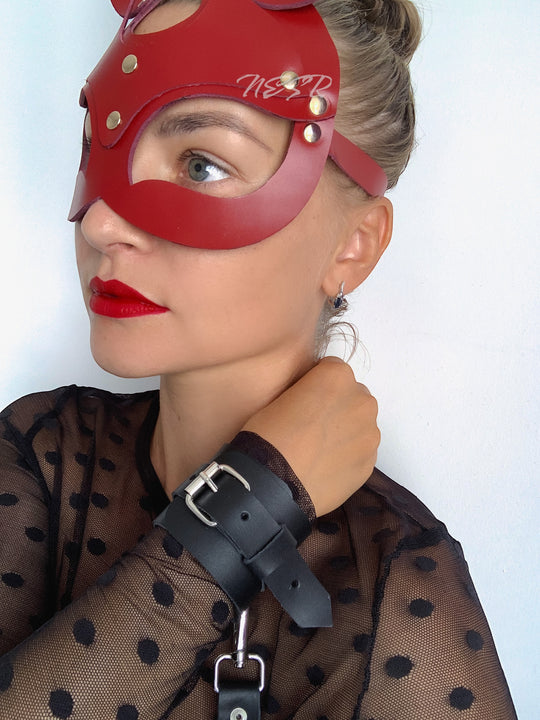 Leather set Mask and handcuffs